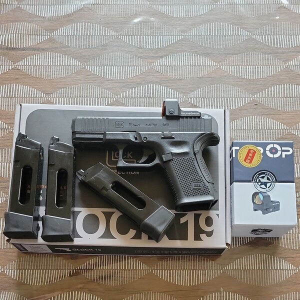 BATON GLOCK G19Gen5 MOS CO2GBB、Vector Opticsドットサイト(バラ売り不可)