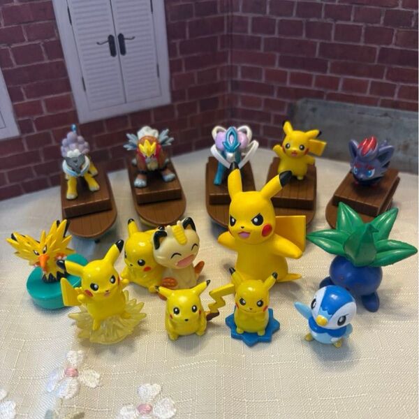 昔のポケモン フィギュア プルバックカー ミニ ポケモンなど ピカチュウ ポッチャマ スイクン エンティ ライコウ ゾロア等