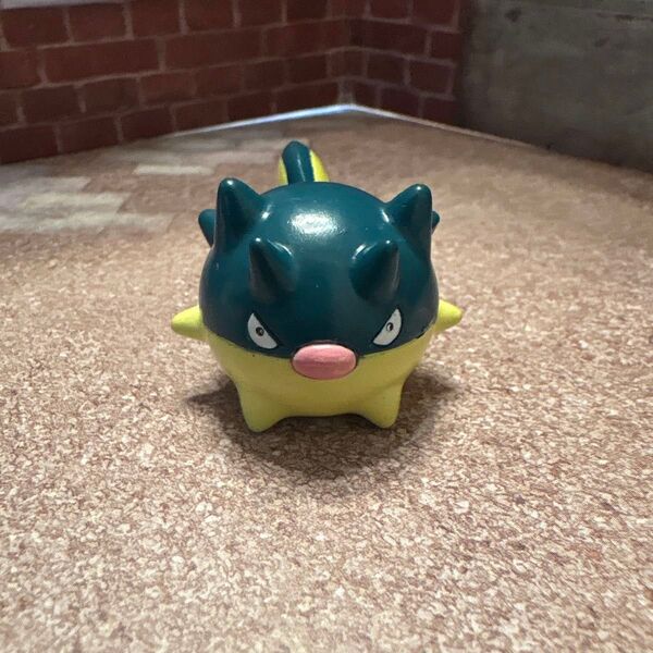 初期 モンコレ ポケモン フィギュア ハリーセン