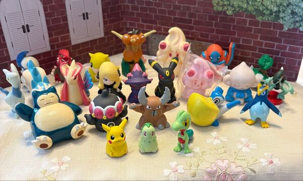 希少レア 手招きカビゴン コロコロ転がるピカチュウ ポケモンフィギュア 指人形 マホイップ 新品