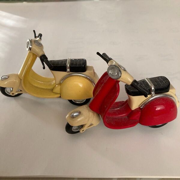 ミニチュア 置物 2個セット 赤/黄 vespa インテリア バイク