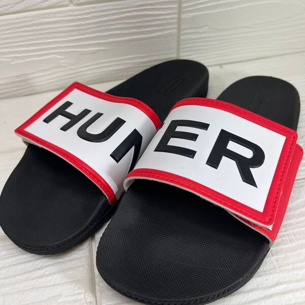 【新品】 HUNTER ビーチサンダル 黒/赤