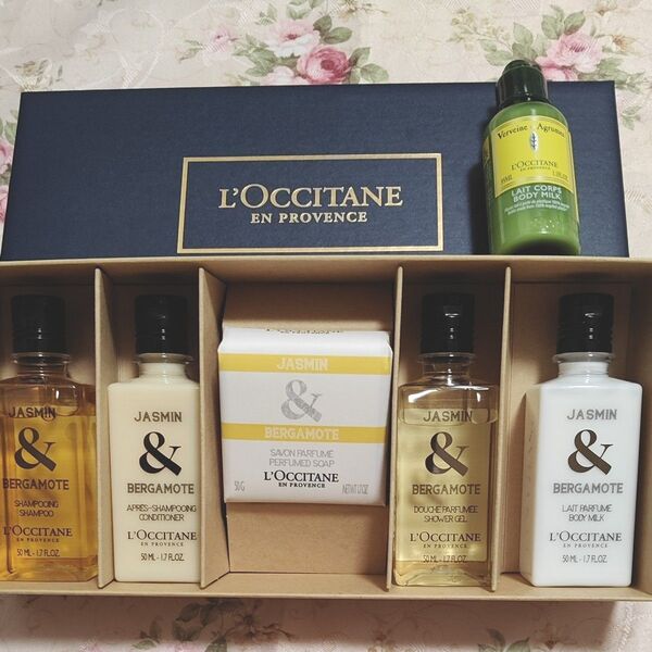 ロクシタン ジャスミン&ベルガモット 石鹸50g シャンプー コンディショナー シャワージェル ボディミルク各50ml おまけ1個