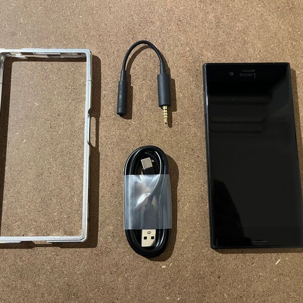 動作確認済 Xperia XZs SIMロック解除済 au端末 (ケース アンテナ 充電ケーブル付属)