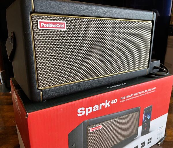 Positive Grid Spark 40 / ポジティブグリッド ギターアンプ オーディオインターフェイス Bluetooth