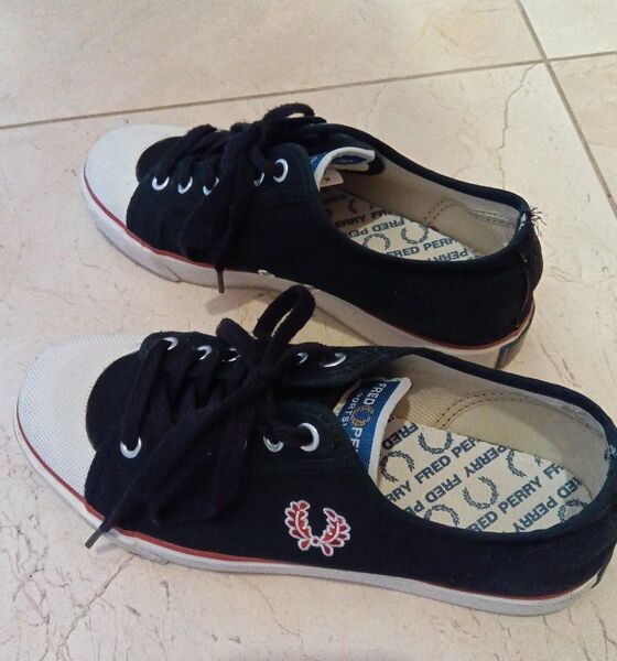 FRED PERRY フレッドペリー スニーカー