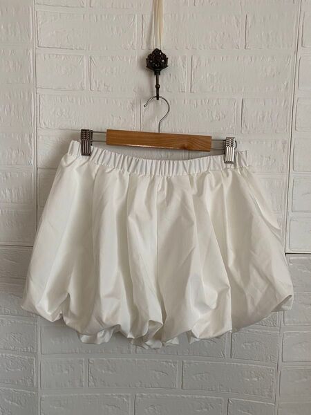 ☆SHEIN☆バルーンショートパンツ 白 Sサイズ