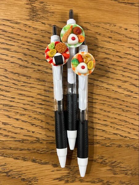 ミニチュアフードボールペン オレンジのお皿