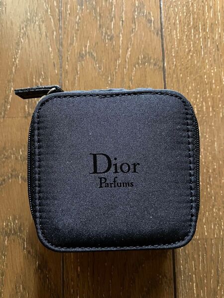 Dior バニティミニポーチ