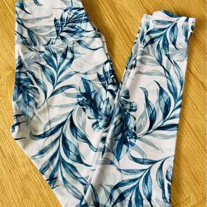 SUKALA スカーラ ベーシックレギンス 【新品 Sサイズ】 リーフ柄
