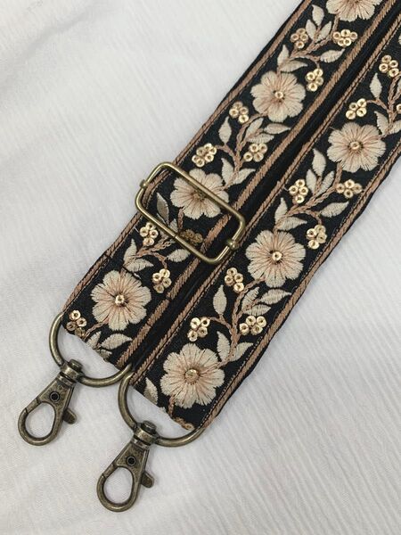 スマホショルダー ショルダーストラップ 【インド刺繍リボン】ブラック 黒