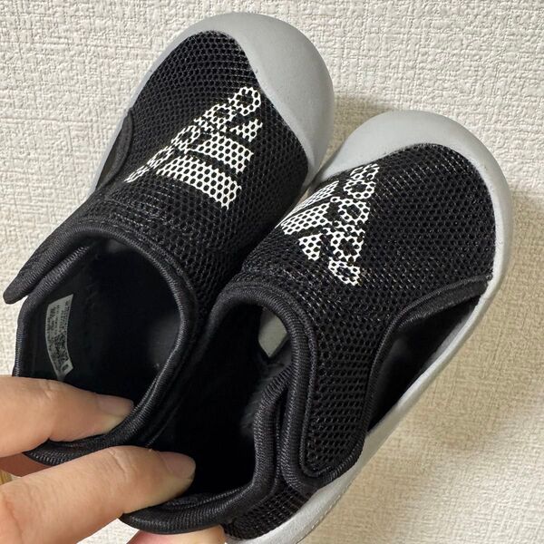 中古 adidas キッズシューズ 13cm 黒/白