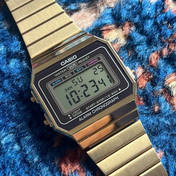 【美品】カシオ デジタル腕時計 ステンレス レトロ風モデル チープカシオ ゴールド