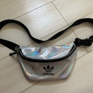 adidas ボディバッグ