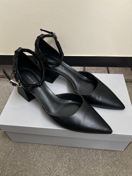 【CHARLES & KEITH】 ヒールサンダル ビジネスシューズ パンプス レザー 靴 黒 ブラック
