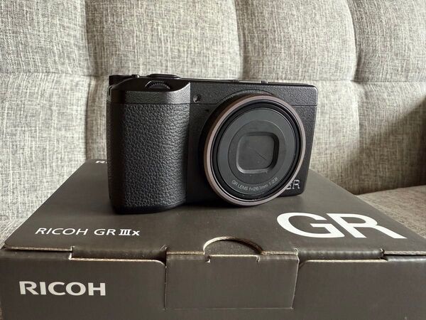 RICOH GR IIIx コンパクトデジタルカメラ シャッター回数 695回