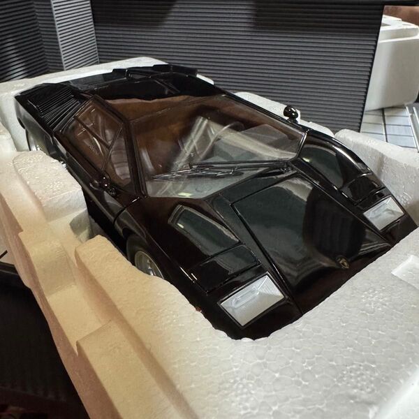絶版未展示品 京商 1/18 ランボルギーニ カウンタックLP400 ブラック