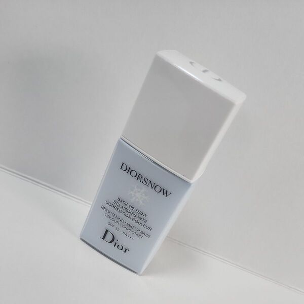 ディオールスノーメイクアップベースUV35 ブルー SPF35・PA+++