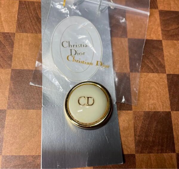 クリスチャンディオール★ロゴボタン ホワイト×ゴールド 32mm Dior
