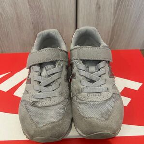 ニューバランス スニーカー