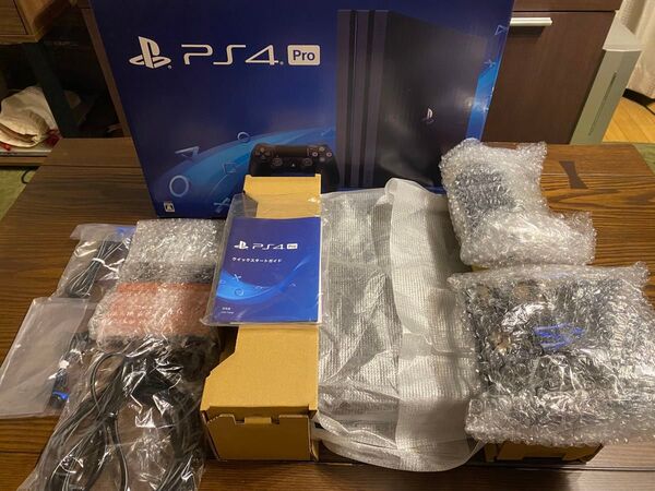 中古品 PS4 Pro CUH-7100B 500GSSD換装 外付HDD1TB コントローラー充電ホルダー