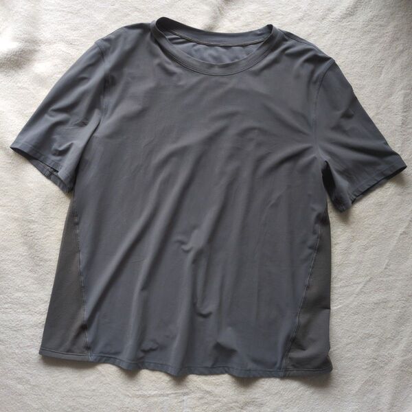 ルルレモン lululemon スポーツトップス 半袖Tシャツ カーキグレー ランニング