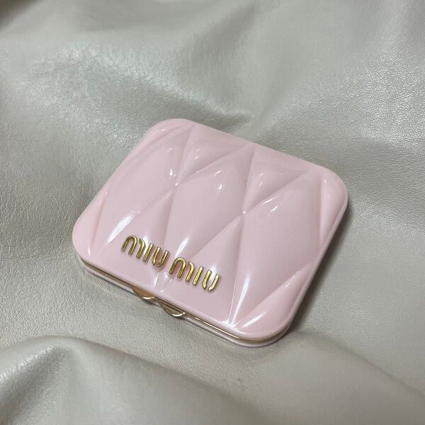 miumiu ミュウミュウ ノベルティミラー