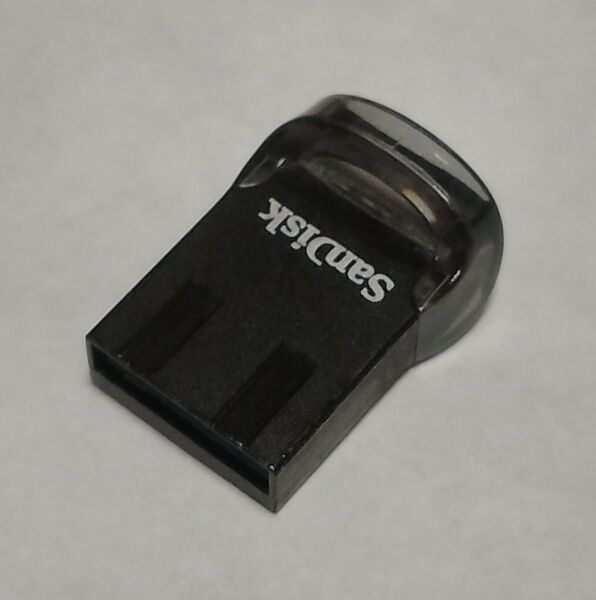 【中古】SanDisk USB メモリー 16GB 1個 軽量・小型