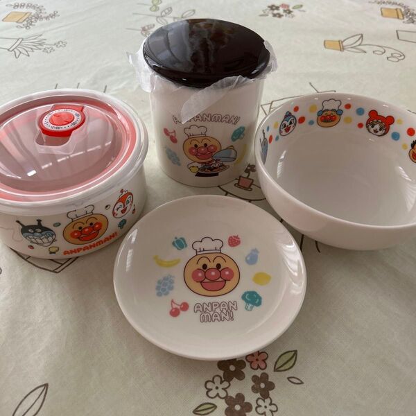 新品未使用 アンパンマン食器セット キャニスター丼鉢小皿保存容器4点 非売品 陶器 すかいらーくアンパンマン クラブ