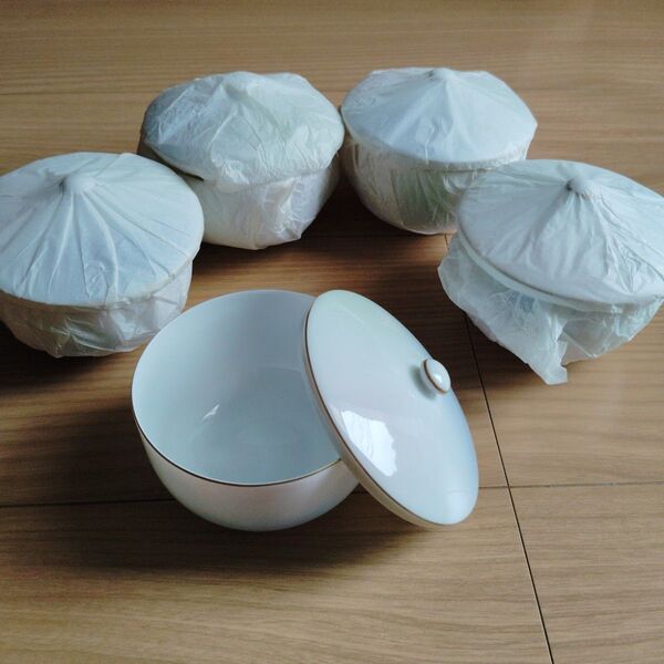 【新品未使用】有田焼 春かすみ湯呑み 蓋付き 5客セット