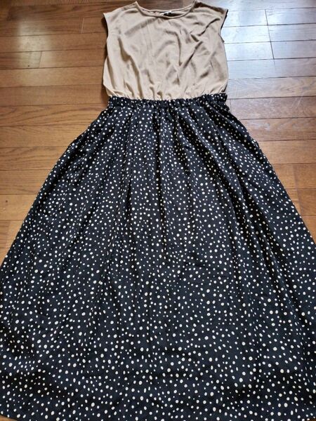 LAKOLE LAKOLE ベージュ×ブラックドット柄 ロングマキシ丈ワンピース