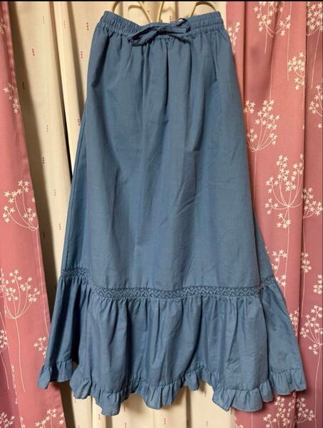 ショコラフィネローブ(chocol raffine robe)のブルーレース切り替えロングスカート。試着のみのお品です。