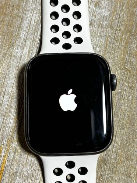 アップルウォッチ シリーズ5 GPSセルラーNIKEモデル