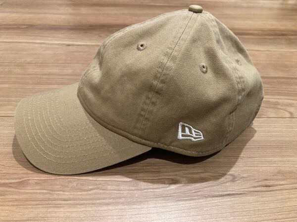 試着のみ美品 NEW ERA ニューエラ 帽子 キャップ ベージュ 9twenty 920 シールなし サイド刺繍