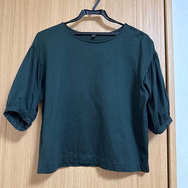 UNIQLOグリーントップス