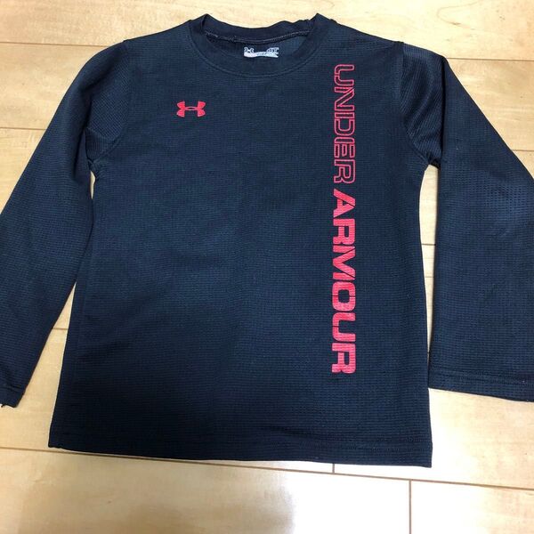 UNDER ARMOUR 長袖Tシャツ 黒 YMD 4T