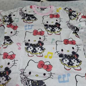 ハローキティ 総柄Tシャツ