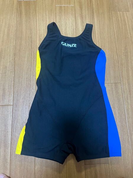 グンゼ スイミングスクール 水着 130 女の子 プール