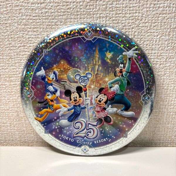 ディズニーリゾート 25周年 特大缶バッジ