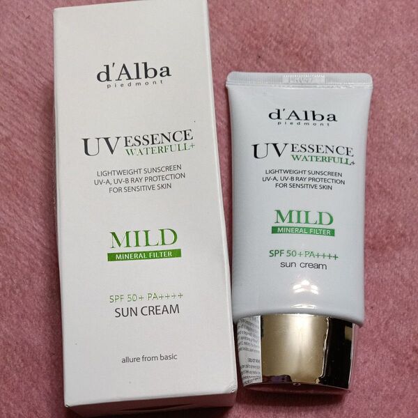 d'Alba UV ESSENCE WATERFULL+ 日焼け止め SPF50+ PA++++新品未使用 マイルドタイプ50ミリ