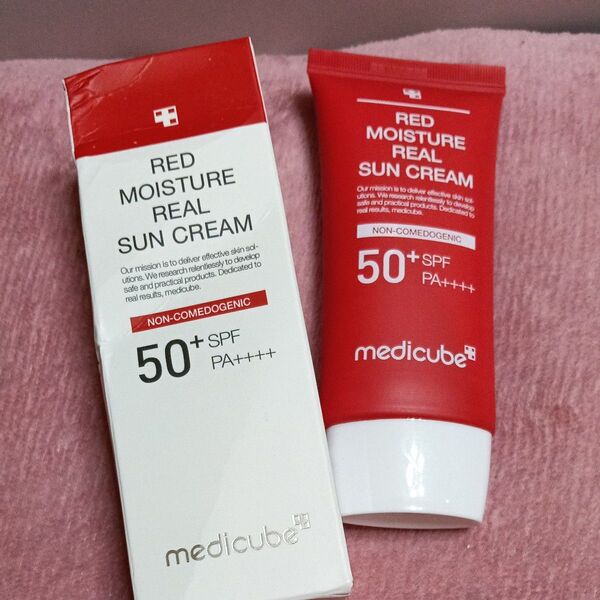 medicube レッドモイスチャーリアルサンクリーム SPF50+ PA++++ 50ミリ新品未使用