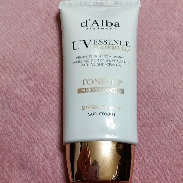 d'Alba UV ESSENCE WATERFULL+ TONE-UP 日焼け止め ピンク 新品未使用