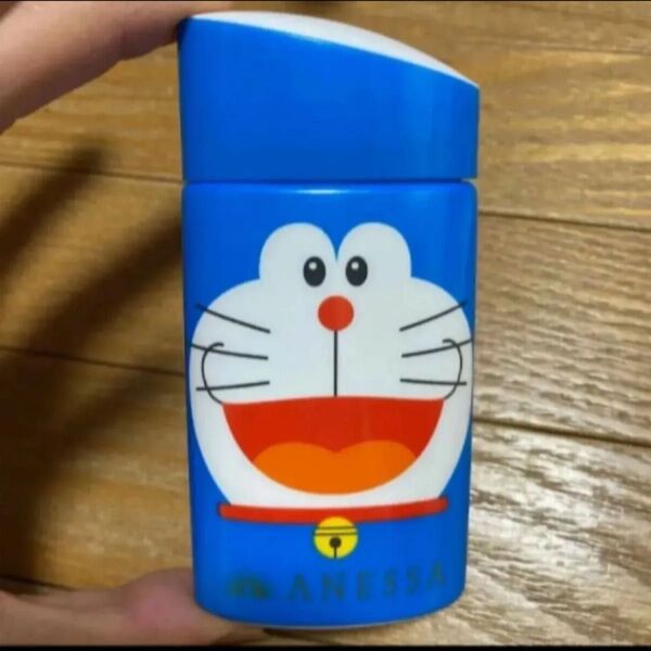 アネッサ ANESSA スキンケアミルク 日焼け止め ドラえもん