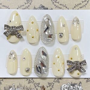 【46】ネイルチップ リボン キルティング ラメグラデ Vカットストーン ネイルチップ