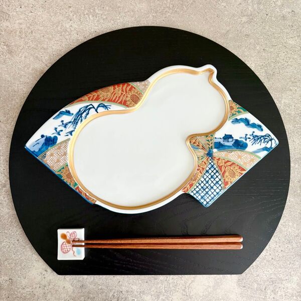 扇瓢箪皿 1枚 高級和食器 平皿 口替り皿 縁起物 金彩 手描き 作家 有田焼 ひょうたん ひさご 扇形 前菜皿 菓子皿 時代物