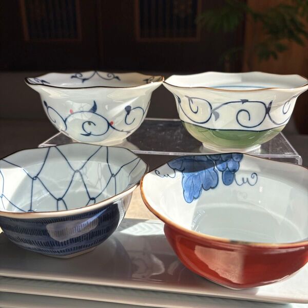美濃焼 八角小鉢 4点セット 唐草模様 赤 緑 白 青 色絵 大きめ 和食器 鉢 小鉢 食器 ぶどう 内絵 小付 向付 日本製