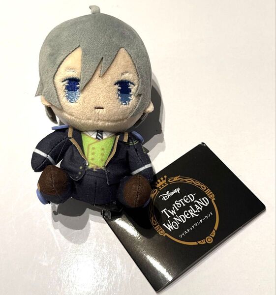 新品タグ付き ツイステ モアプラス ハンドメイド風 ぬいぐるみ 制服 シルバー