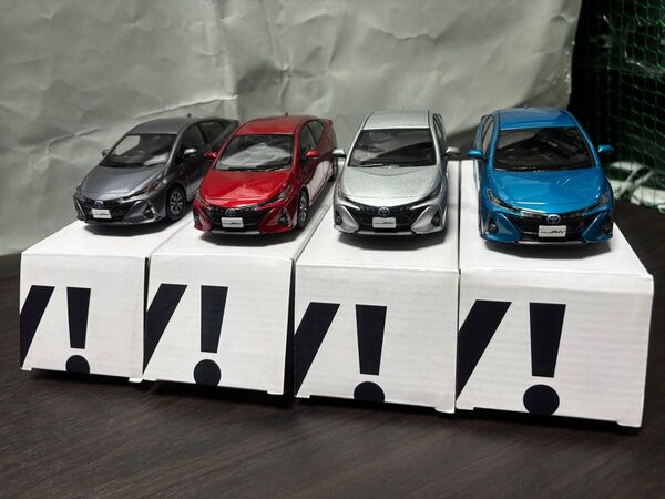 プリウスPHV カラーサンプル シルバーメタリック,グレーメタリック,エモーショナルレッド,スピリテッドアクアメタリック