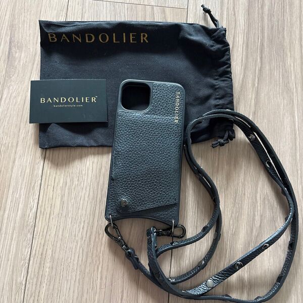 BANDOLIER iPhone13 iPhoneケース スタッズ ショルダーストラップ ブラック レザー スマホケース