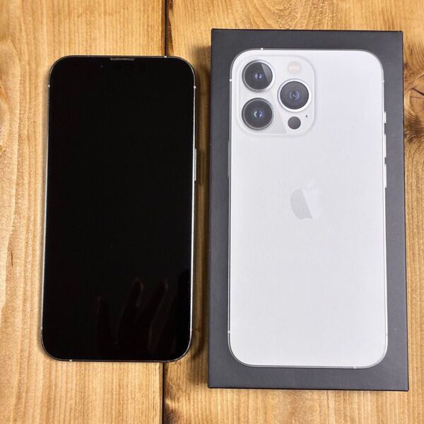 iPhone13pro silver 256GB 本体 SIMフリー アイフォン Apple 箱付 アップル 初期化済み